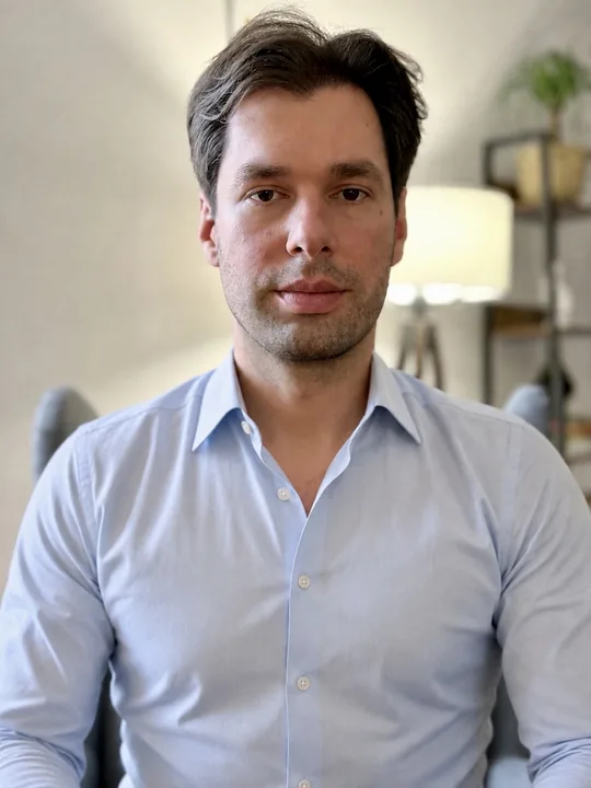 Łukasz Waleszczyński, portret w gabinecie